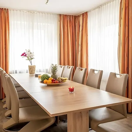 City Ferienhaus Daun بيت للعطل *